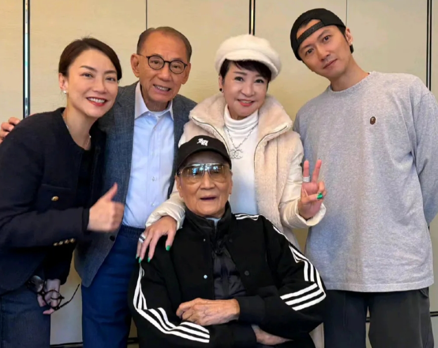甄珍本来也可以有狄波拉的幸福，但是因为不愿意放下恩怨，一辈子跟刘家昌当仇人，导致