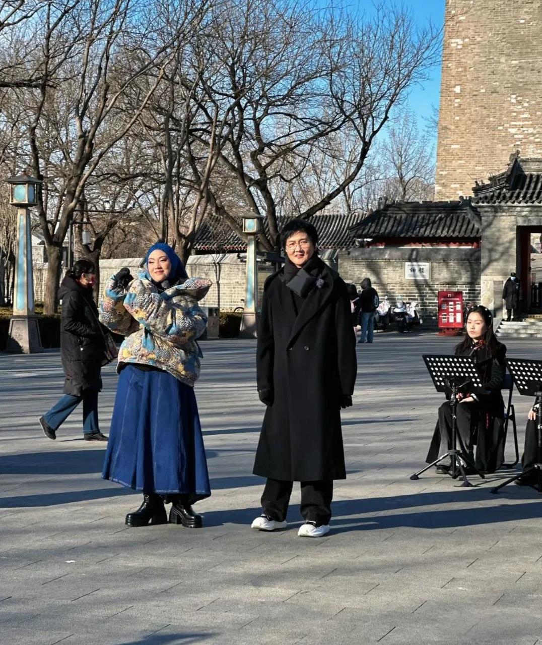 这是孙楠吧，好帅气啊，让人眼前一亮的感觉，一把年纪了一点不输现在的小鲜肉呢， 而