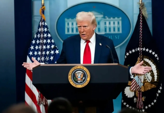 突发消息！特朗普面临第三次被弹劾。美国民主党籍众议员格林向外界宣布，他计划针对美
