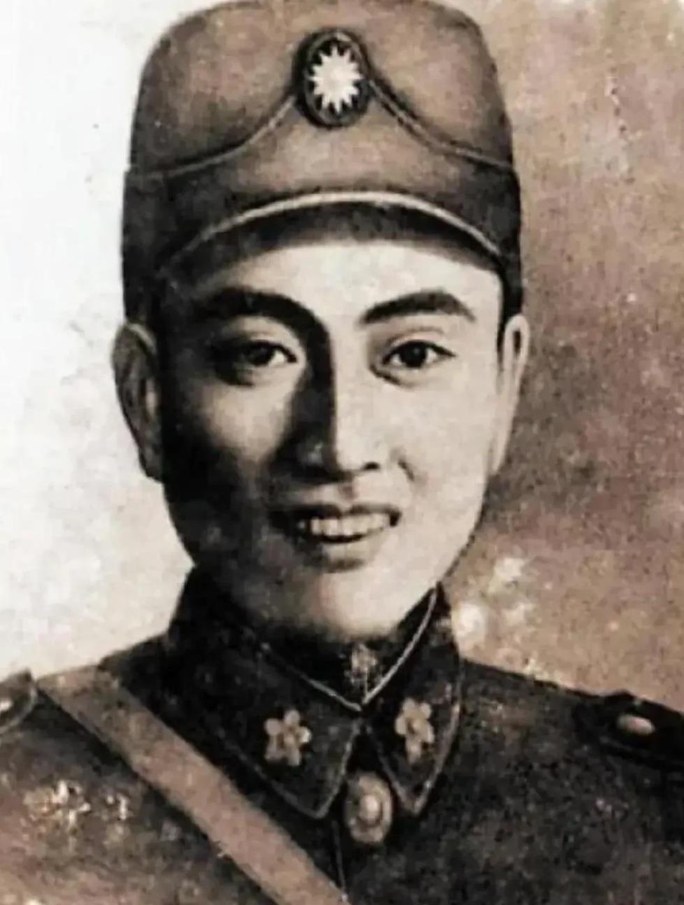 图片是抗日名将洪行，日本人称他为“中国战神”，云南腾冲的老百姓一直供奉着他的牌位