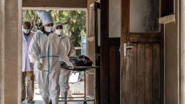 肯尼亚的邪教噩梦：保罗·麦肯齐的审判与真相探寻