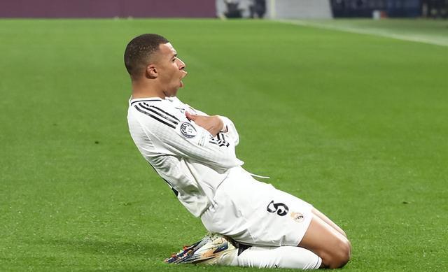 3-2！姆巴佩连场破门，熊皇传射救主，皇马客场奏凯，真蓝黑4连败