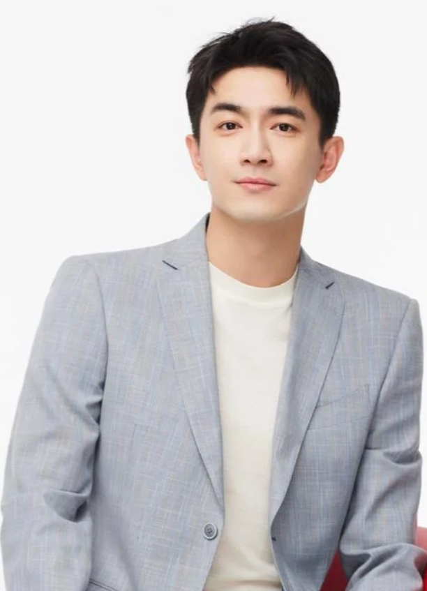 林更新：演艺星光与学术追求并行的典范