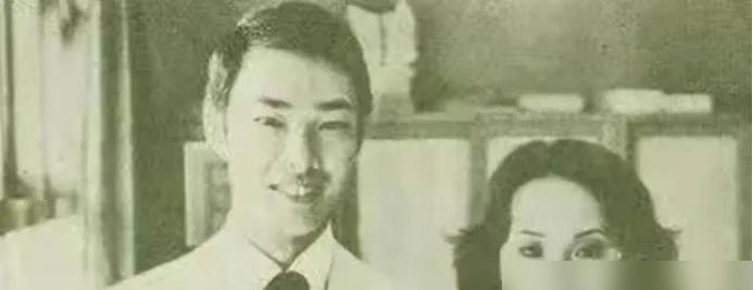 费玉清，66岁，未婚，20亿财产，陪伴16年的老狗！

有一天，费玉清他哥打趣他