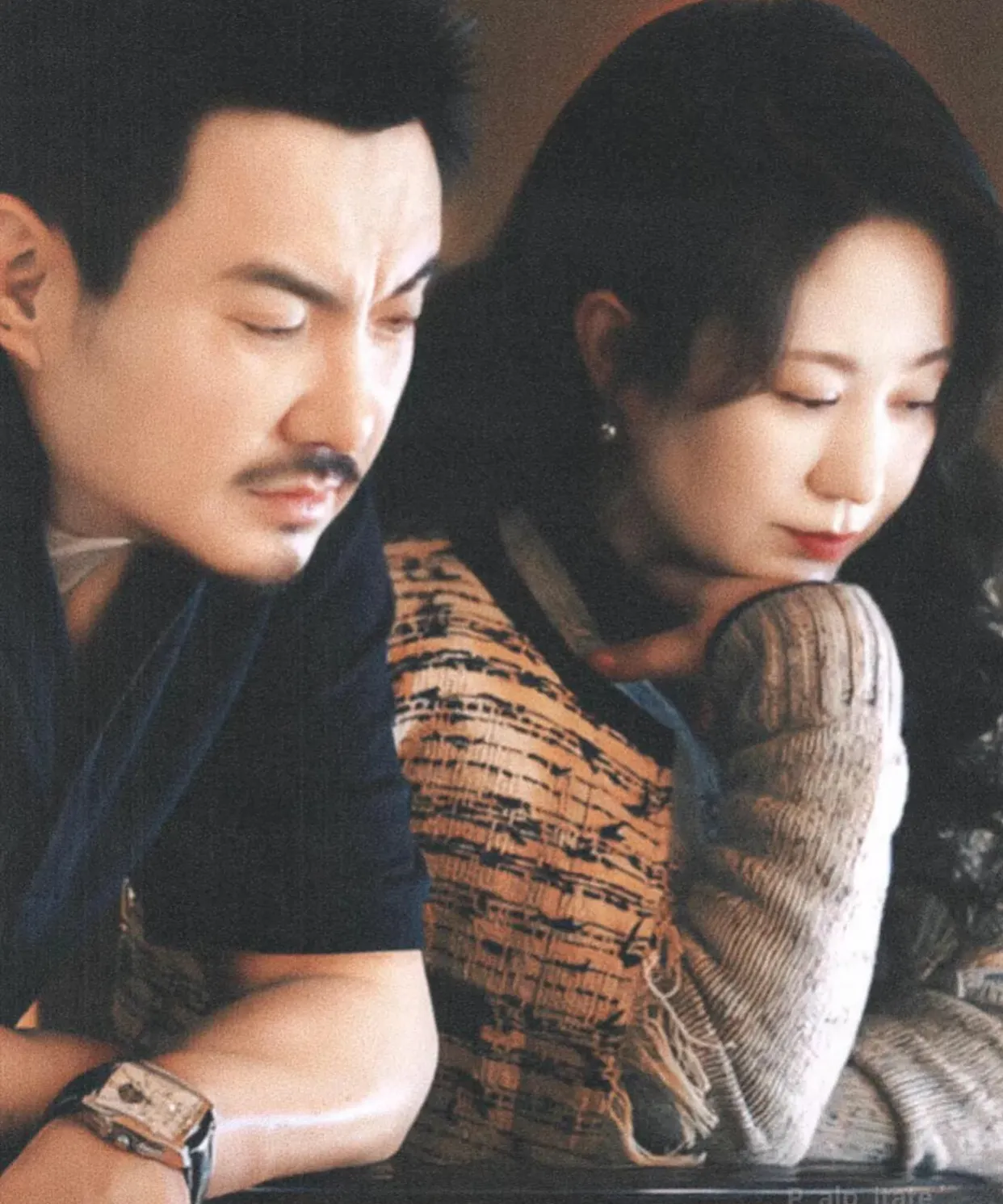 为了不惹闲话，剧组确实竭尽全力……
在电影的片尾致谢名单中，位列第一和第二的分别