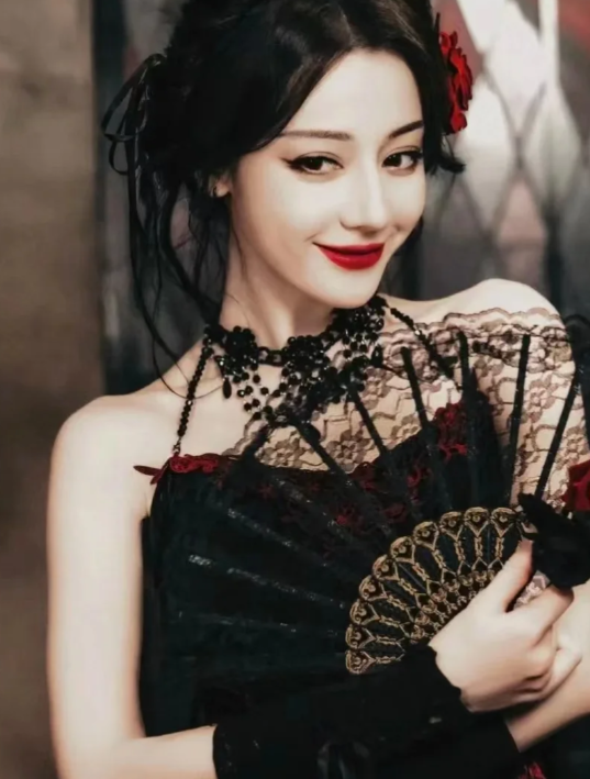 迪丽热巴和鞠婧祎谁更美？