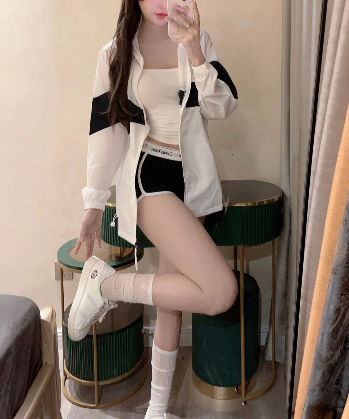 太丢人了，我如今已经75岁了，绝经25年了。昨天晚上，老伴想过夫妻生活。我不愿意