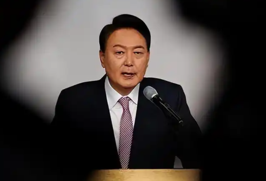 局势僵住，无人能抓尹锡悦，朝鲜打破沉默，今年第一枚导弹热身！