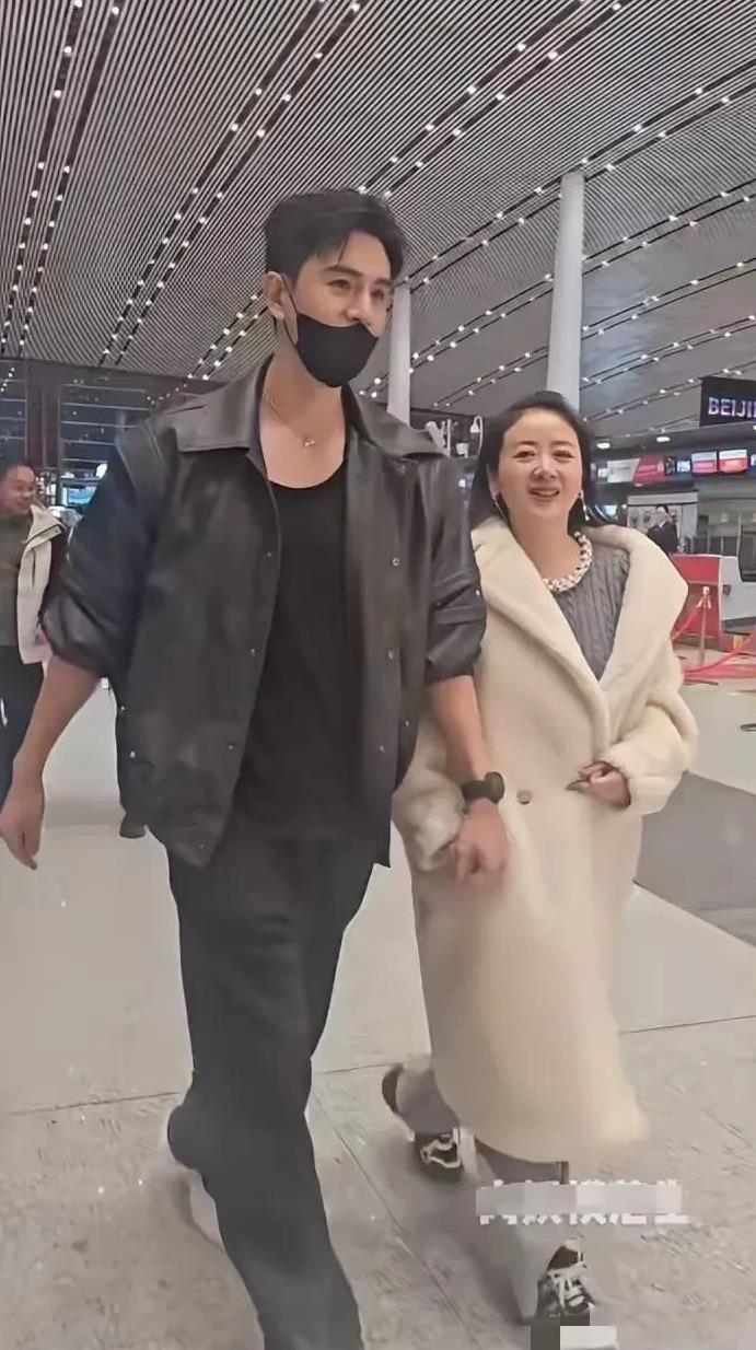 以前我以为明星穿搭那就是时尚风向标，直到我看到了吴谨言，李梦和小李琳的私服穿搭。