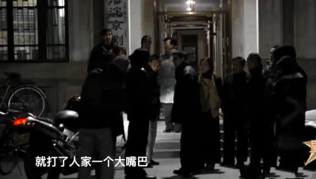 演员许亚军说，我曾经拍过一个电影，有一场戏就是，戏里边我的妻子出轨了，然后我见到
