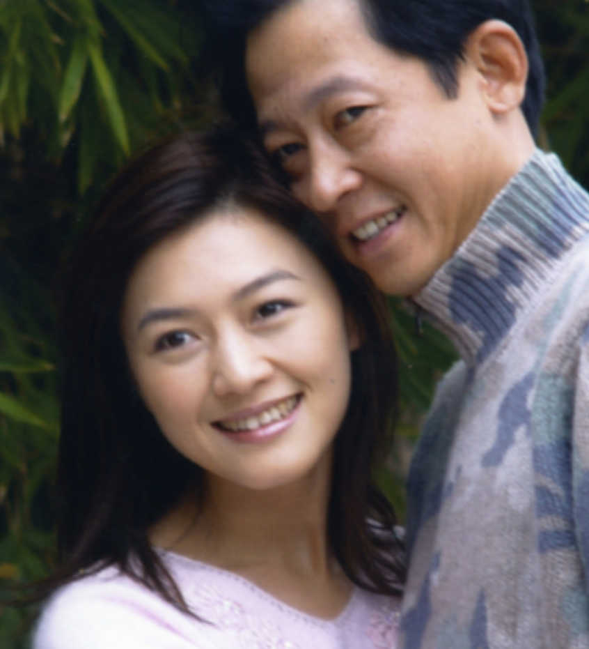 2008年，富婆陈坚红紧张地对王志文说：“我身家5亿，年入6000万，彩礼我一分