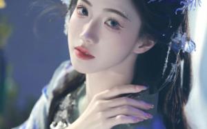 大晋自建国以来已来过三个穿越女， 她们个个才貌双绝，艳惊四座，可是最后，却都莫名消失，只有我知道，她