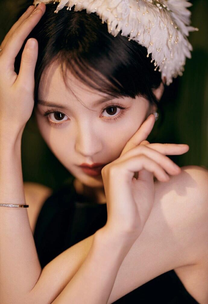 田曦薇——优雅复古
