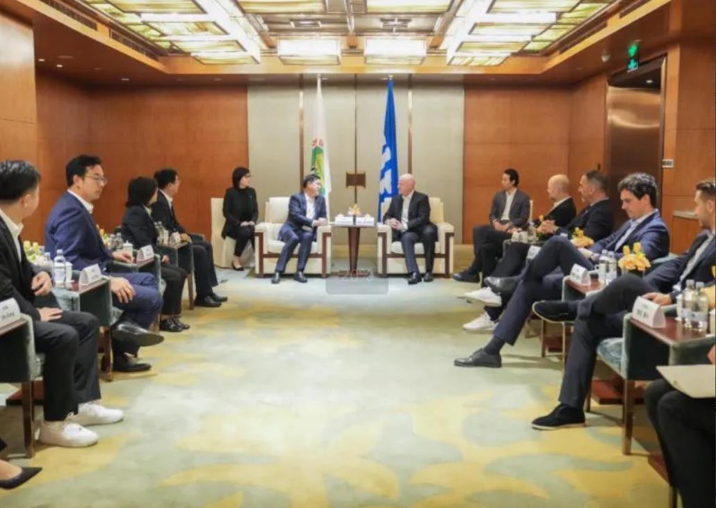 足协主席、国际足联主席齐聚上海

中国足协主席宋凯，国际足联主席宋凯31日在上海