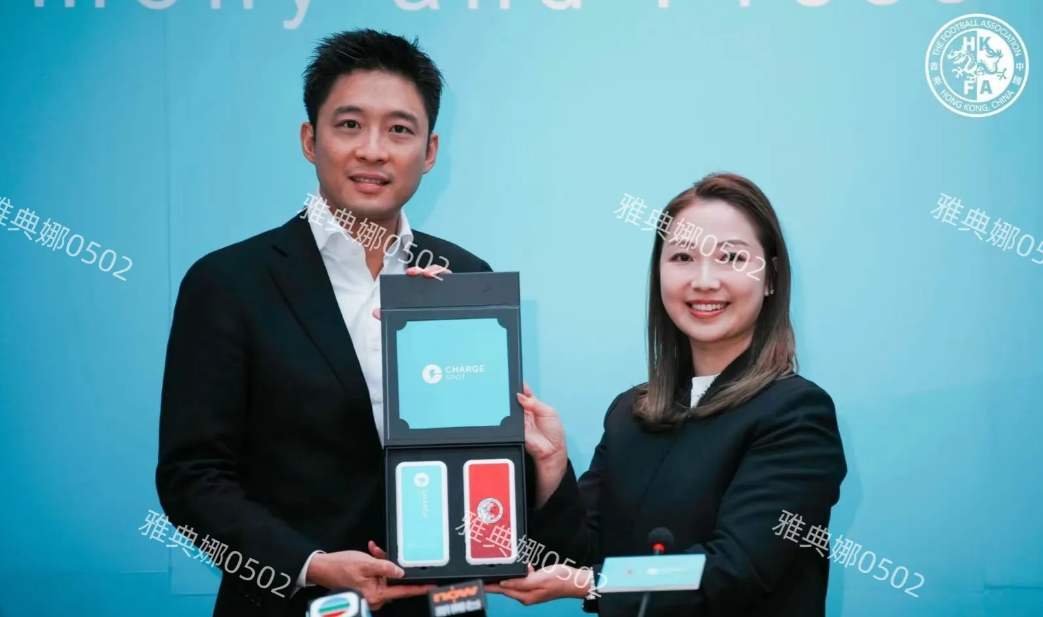 郭晶晶的小叔子霍启山本人真帅啊，不愧是霍家的颜值担当，长相英俊个子高兄弟三人里他