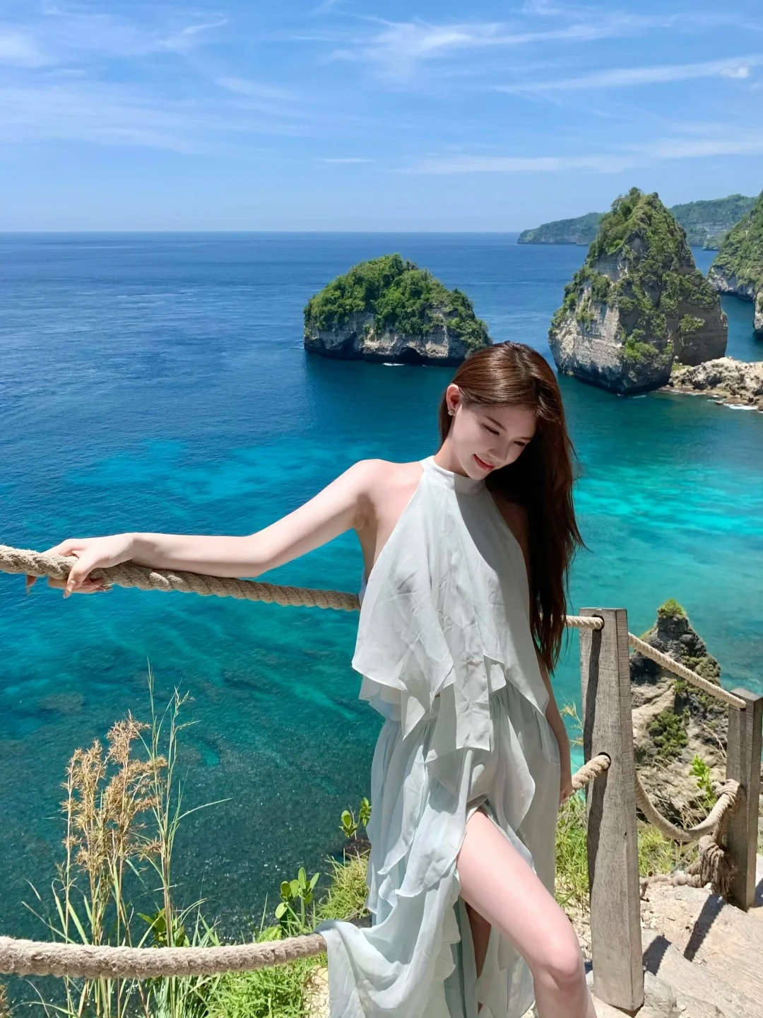 Penida🧚🏻‍♀️
太晒了救命 潜水的时候还不小心把手弄伤了图五慎点