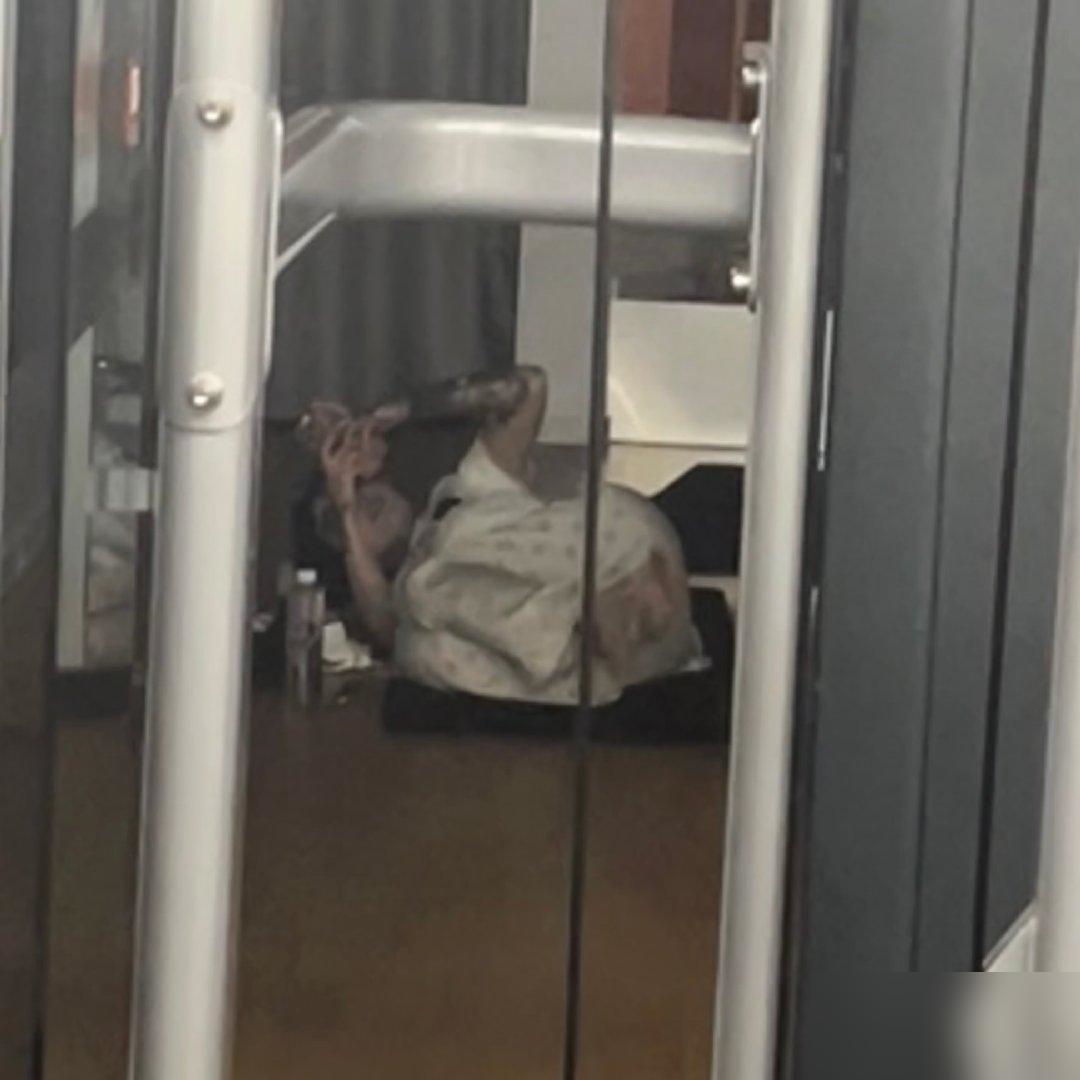 热辣健身房偷拍流出，一览无余！这个健身房真让人脸红！热辣健身居然被偷拍，全部都被