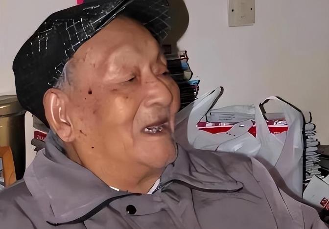 1952年，一名班长因涉嫌贪污被判处死刑，毛主席在得知以后，眉头紧锁，下令：“不