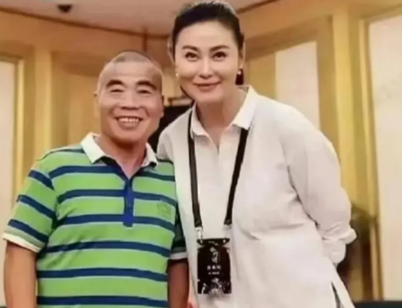 大家有没有发现，不是顶级帅哥的男演员，老了反而更耐看？就像照片里的大郎，三十年前
