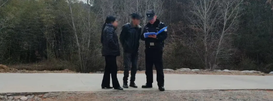【冬季行动】十里铺派出所：情法相融化纠纷  警民携手筑和谐

    2025年