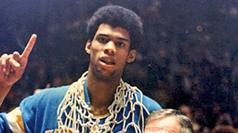 10得分王11篮板王9助攻王6抢断王4盖帽王，NBA5大纪录，哪个最难