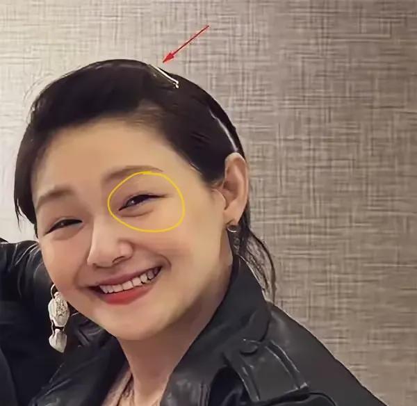 网络曝光的大S年前聚会照，真相太令人唏嘘！

大S那个时候脸部就已经很浮肿了，小