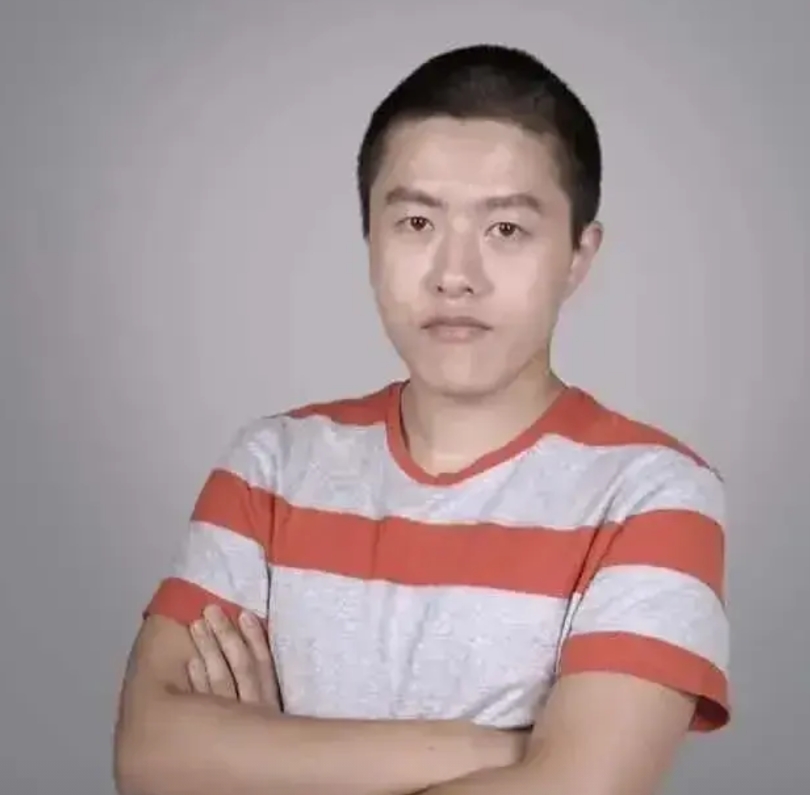 饺子不是张艺谋也不是李安，因为他不是综合性导演，但是饺子可以是下一个卡梅隆。
卡