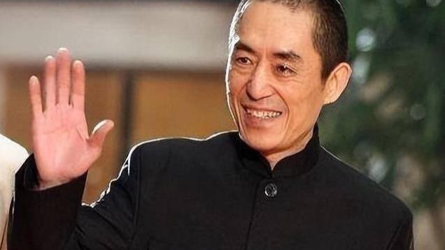 狐狸尾巴终究藏不住！张艺谋情感传奇，私生子与巩俐相似引争议？