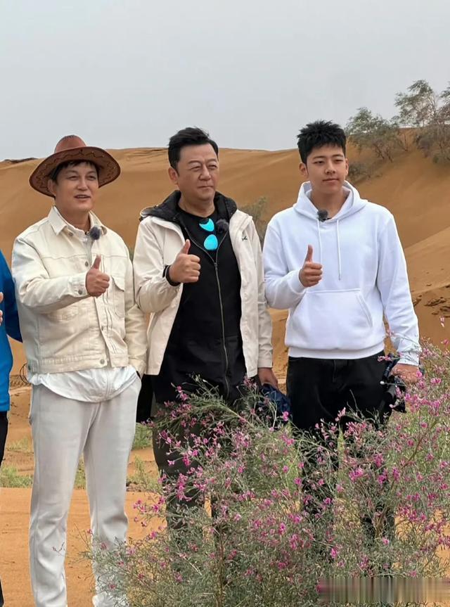 郭涛带儿子录综艺,村长李锐也在,最强售后太感人!(郭涛老婆李燃的职业)-第3张图片-九妖电影 郭涛带儿子录综艺,村长李锐也在,最强售后太感人!(郭涛老婆李燃的职业)-第3张图片-九妖电影