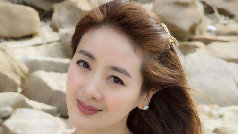 李琳：演一部戏吃一辈子，二婚嫁给姐弟恋，如今老公红到让人妒忌！