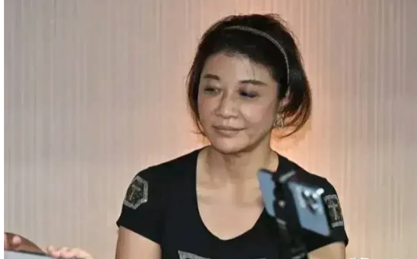 昨天女绿委说黄国昌身体故意压过来，黄国昌今回应她莫名其妙！

台立院新会期昨天开