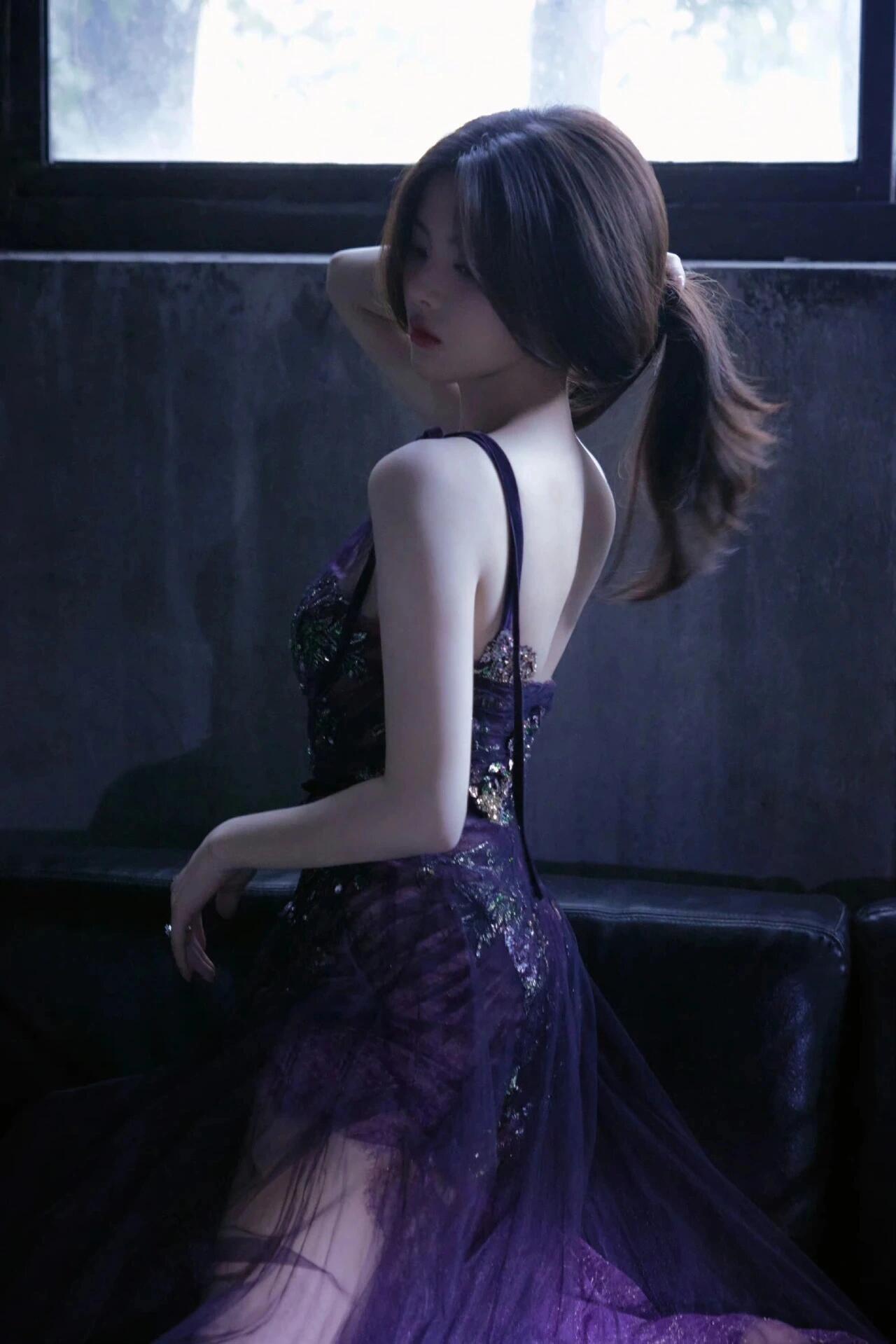 杨超越——婀娜多姿