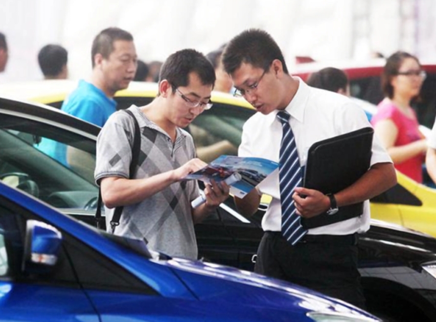 
买车时不要贷款，不要贷款！除了公务员之外，所有职业买车贷款都是个巨大的隐患。