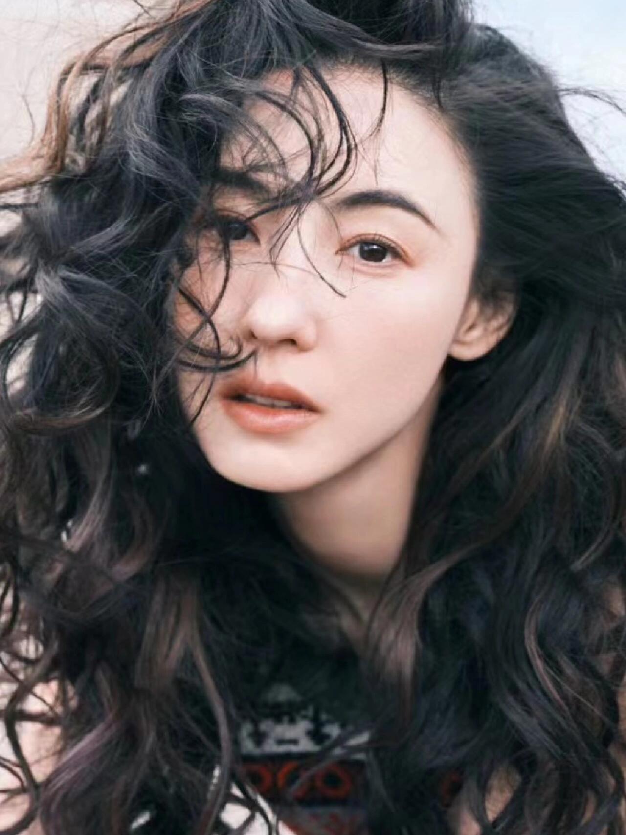 张柏芝——腰线十分优美