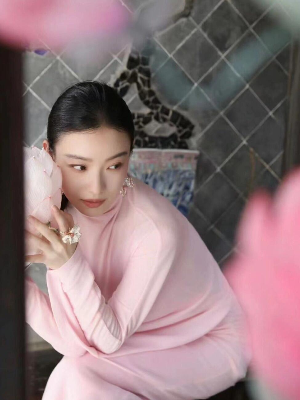 爱国风新中式的倪妮