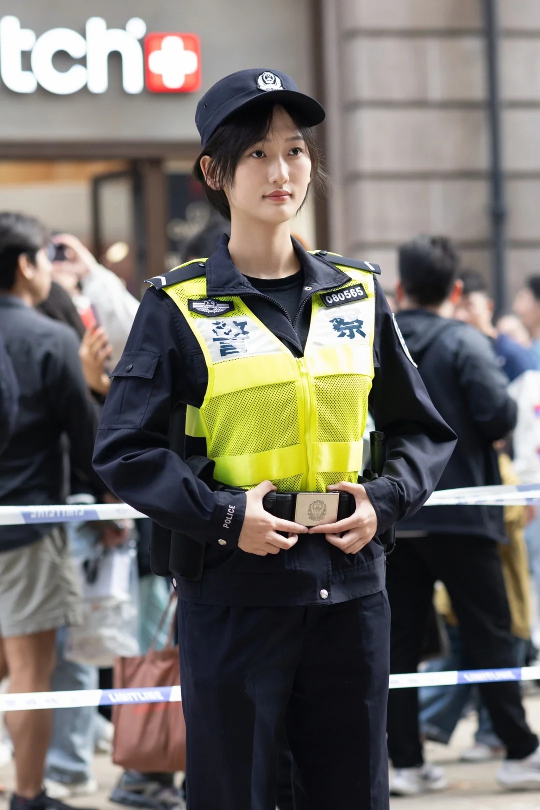 上海街拍｜上海警察都这么帅吗