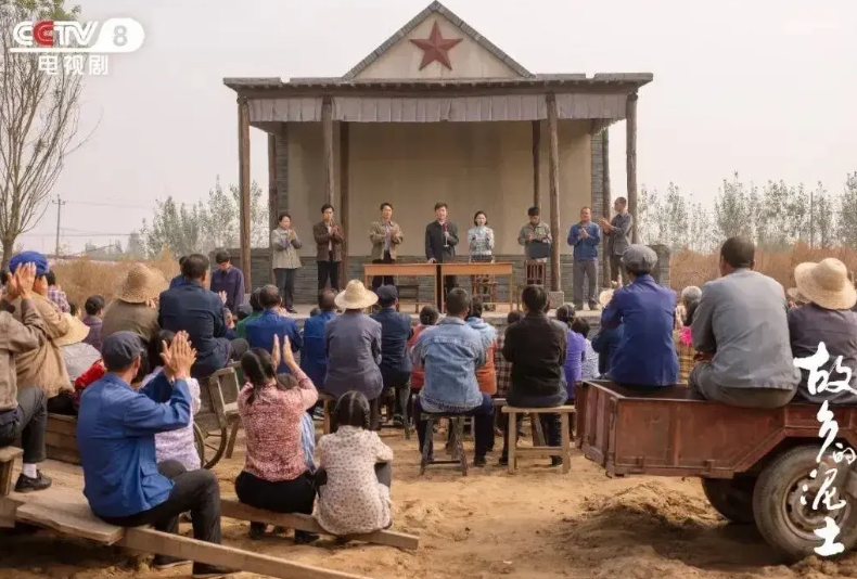 《故乡的泥土》这个编剧太厉害了！每晚都给观众一个意想不到的惊喜。昨晚，春雪突然就