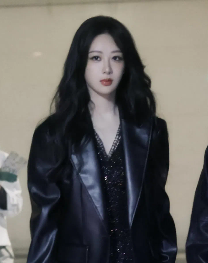 你们有没有认出这位女明星杨紫呢？变化也太大了。