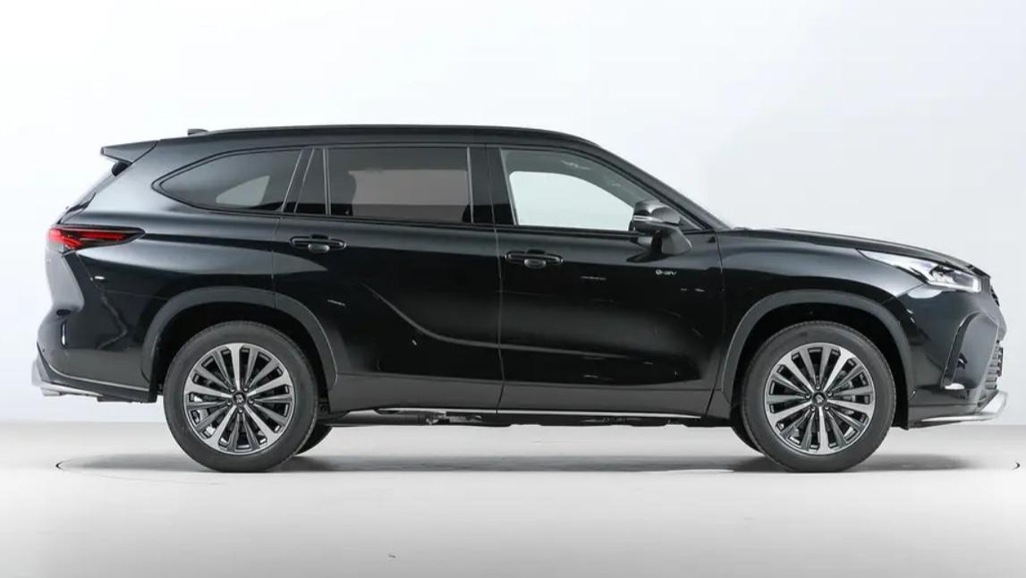 暴跌5W，一路降至26万，丰田SUV“破釜沉舟”，大7座才5.82L油耗