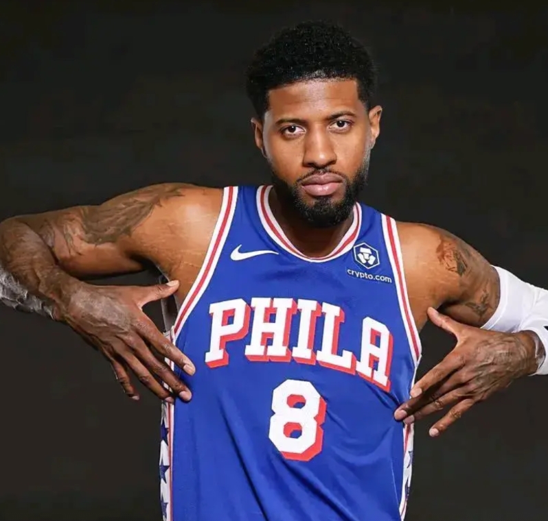 想破脑袋也没搞明白，76人为何要用顶薪签下乔治？

乔治，本赛季场均17.2分5