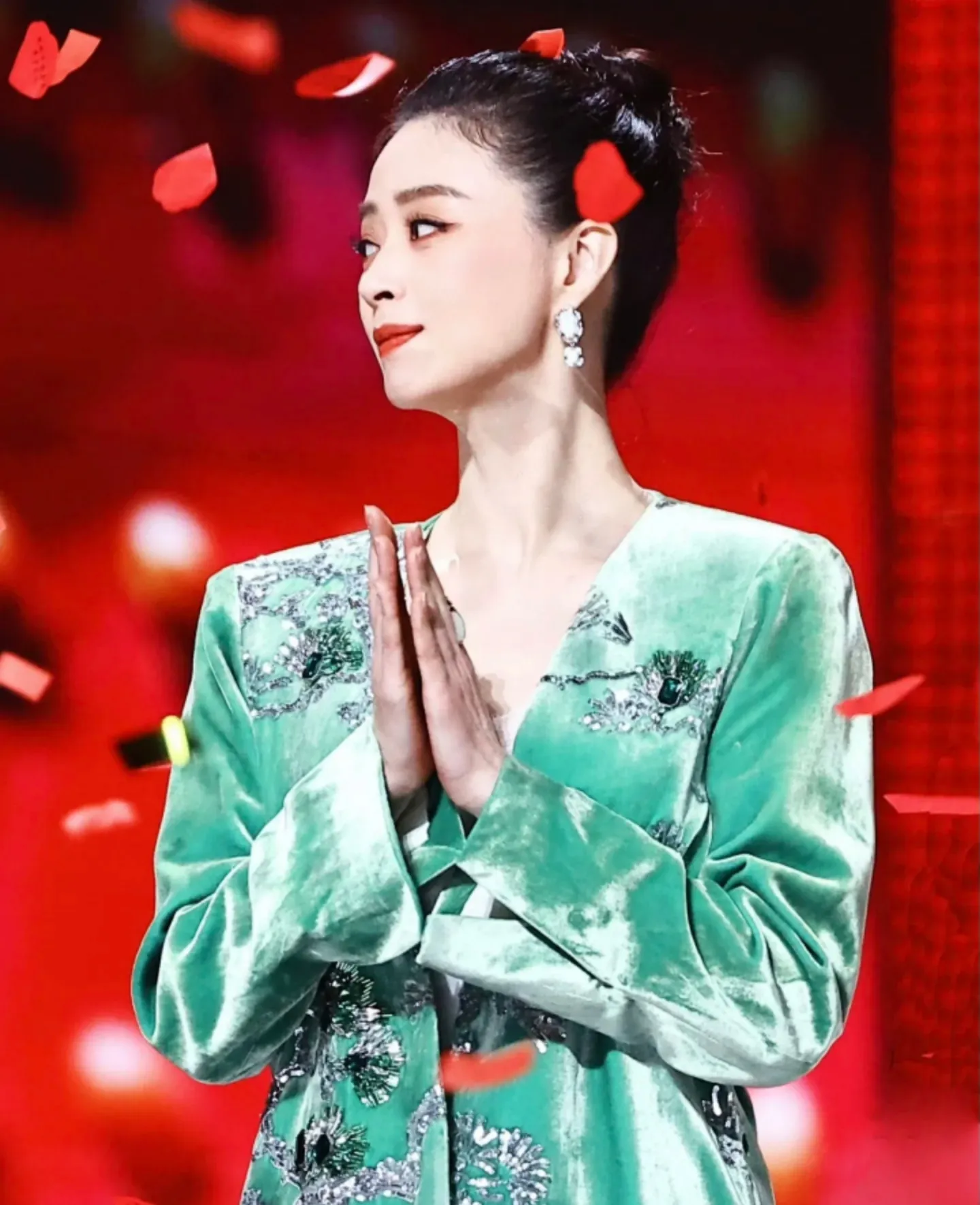 蒋欣，终于赢了孙俪！这3点是大家不得不承认的！

1.敬业。蒋欣走路的姿态，这个