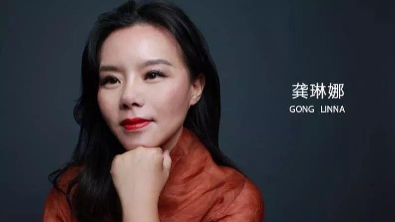 事实证明，49岁已离婚、不买房的龚琳娜，如今已不再“忐忑”