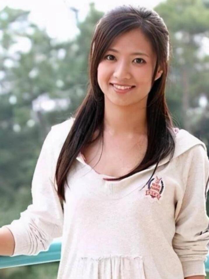 她从28楼一跃而下，老公却在与新欢挑婚纱