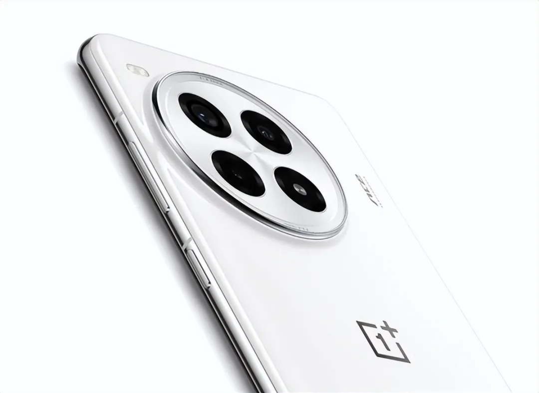 从3199元降至2509元，骁龙8Gen3+6100mAh+24GB，性价比拉满