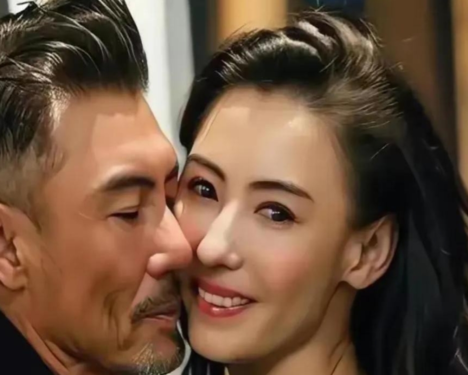 哇，张柏芝的感情状况又成热门话题啦！和谢霆锋彻底分开后，她最近被拍到和新男友一同