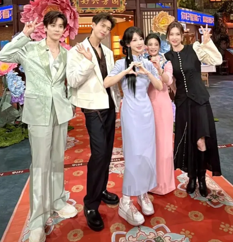 看见《国色芳华》里演员们的片酬，就深刻意识到实力和流量才是最重要的！男二魏哲鸣的