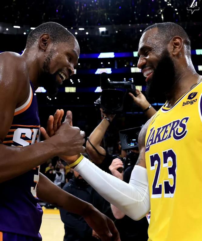 本周二NBA是个大比赛日，比赛非常多，详细赛程已经出炉：

7：00步行者VS魔