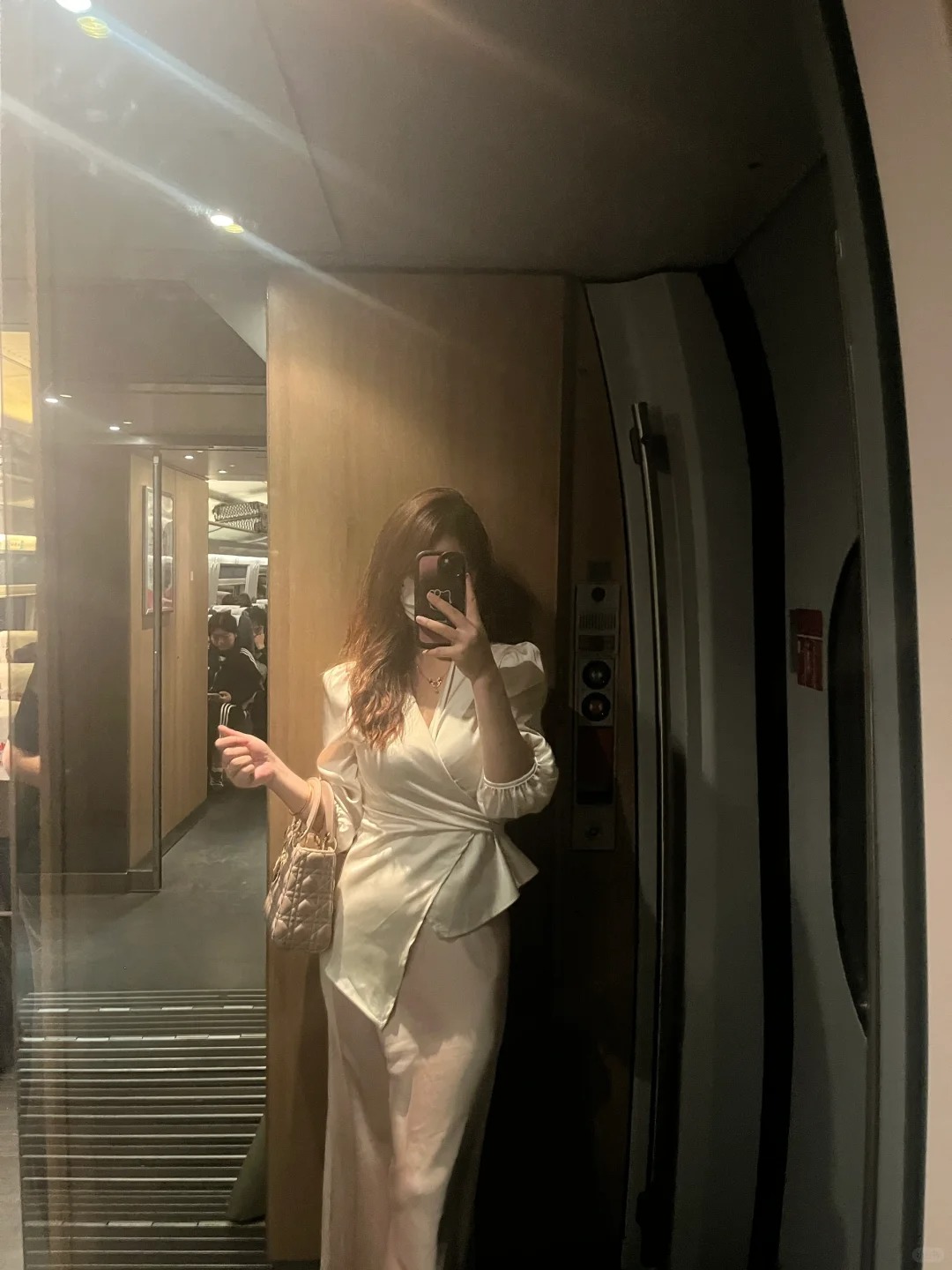 和我站一起会显你很有钱
回长沙啦开心