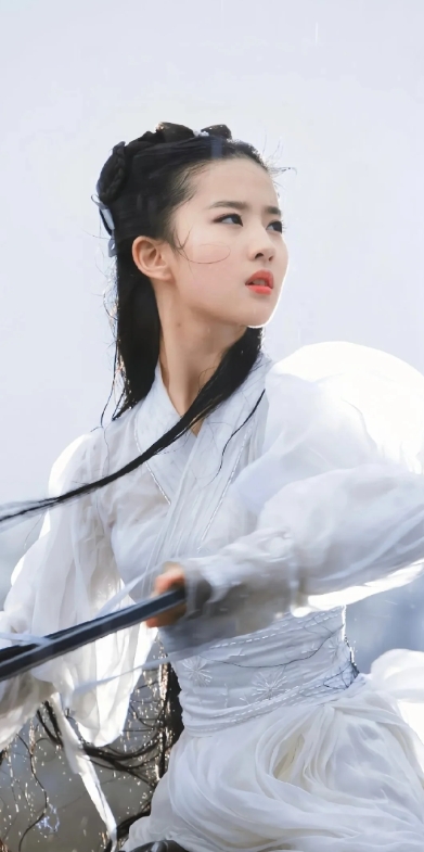 刘亦菲——妩媚动人