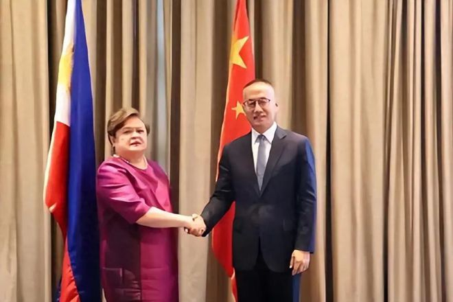 又谈崩了！菲律宾真是够固执的！
9月12号，我国和菲律宾的高层又进行了一次会谈，